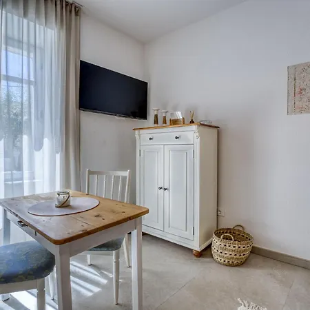 Passion-2 By Interhome